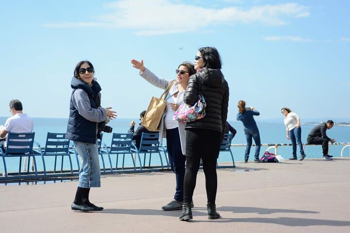 "La Promenade des Anglais" - The English's Promenade is one of the best spot.