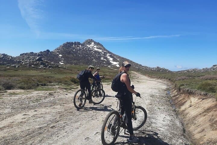 guided ride on the Plateau du Coscione by electric mountain bike