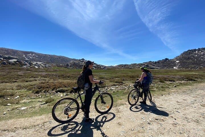 guided ride on the Plateau du Coscione by electric mountain bike