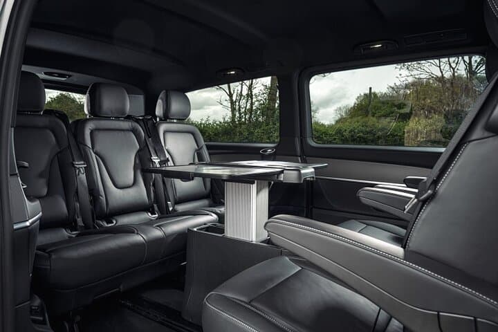 Private Transfer: Paris Airport CDG to Paris City by Luxury Van