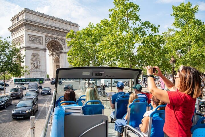 Paris Tootbus Hop-On Hop-Off Bus Tour (Optional Cruise)