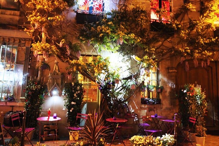Paris by Night Walking Tour: Ghosts, Mysteries and Legends