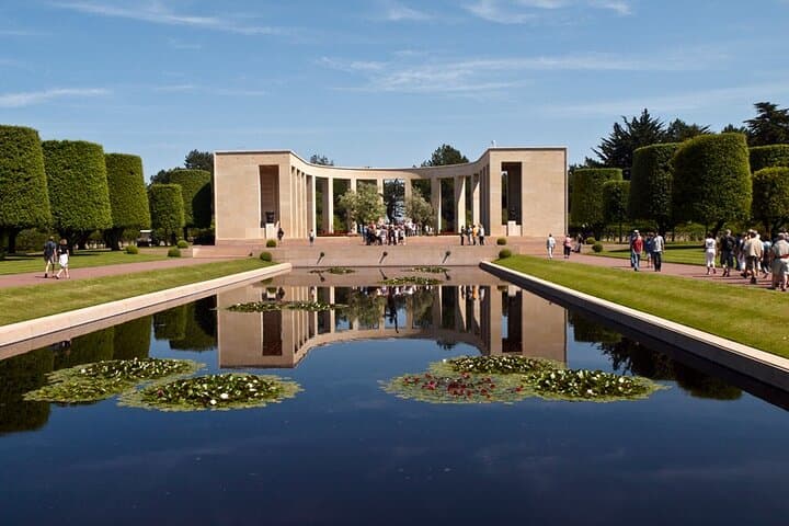 Private round transfer to Normandy D Day Beaches from Paris