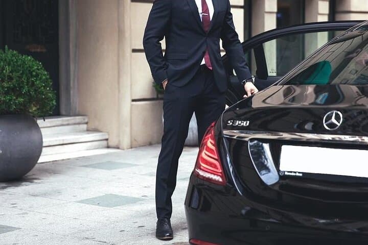 Paris Airport CDG Round-Trip Private Transfer by Business Car