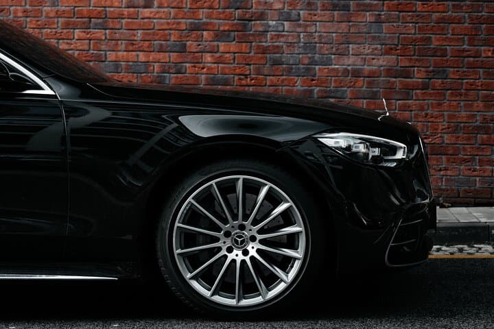 Transfer from CDG/ORLY/LBG Airport to Paris (S-Class 2pax)