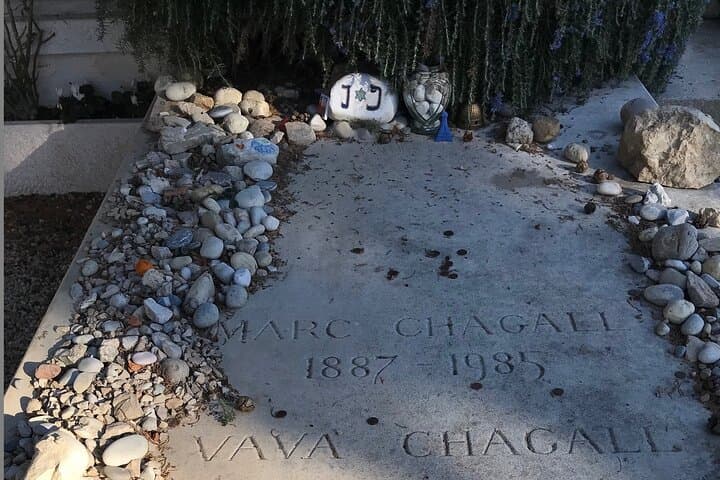 tomb of Marc Chacal like many of his contemporaries artists a lover of St Paul