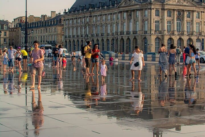 Walking city tour (rates from 1 to 5 p and from 6 to 10 people)