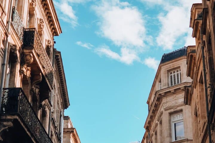 Walking city tour (rates from 1 to 5 p and from 6 to 10 people)