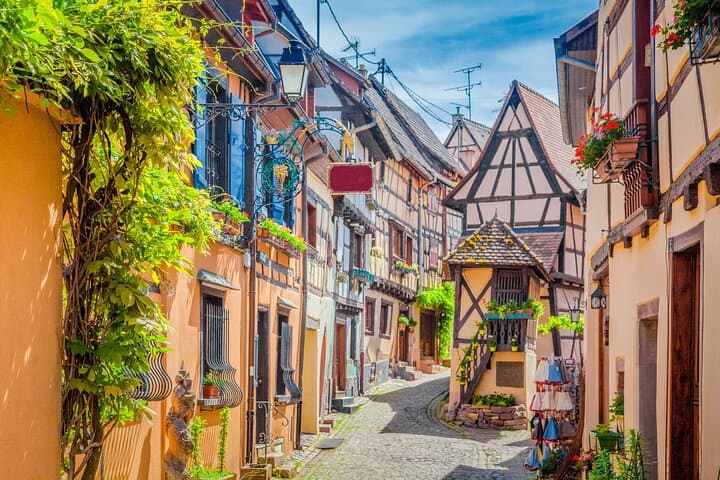 Strasbourg Highlights Self Guided Scavenger hunt and City Walking Tour