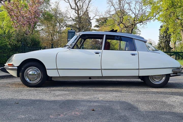 Paris City Tour 2h00 Citroën DS Vintage with Open Roof
