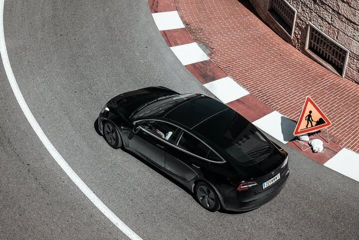 Private Transfer from Gare de Lyon Station to Paris City or hotel