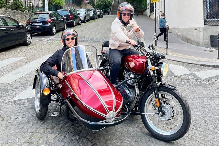 Private Sidecar Tour of Montmartre : Off the Beaten Path