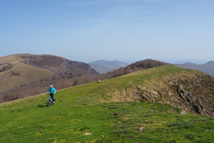 Guided hike to Iraty by electric scooter