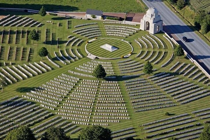Cabaret Rouge CWGC
