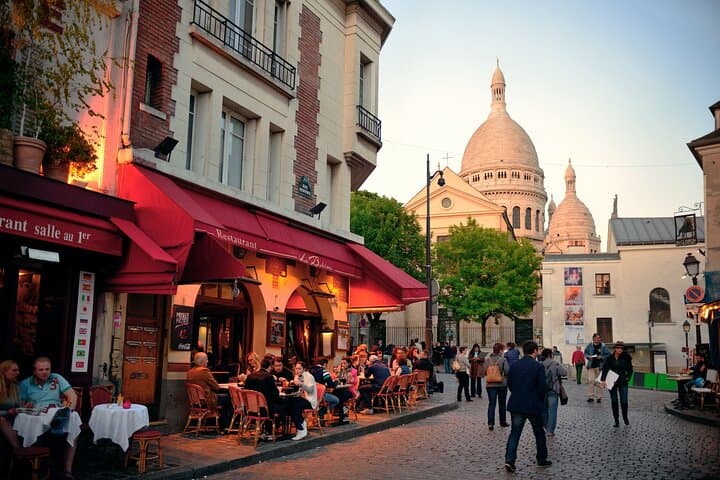 All Inclusive Food & History Tour of Montmartre with Local Guide