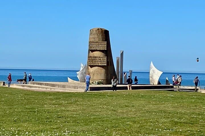 Normandy D-Day Landing Beaches Small-group trip from Paris
