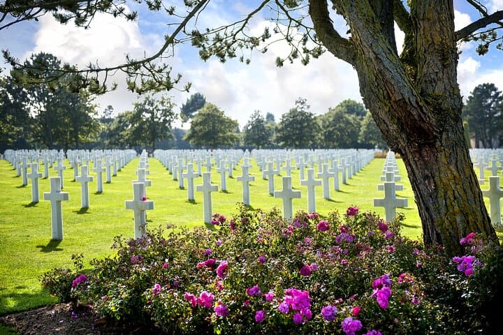 D-Day Normandy Beaches Guided Trip by Car from Paris