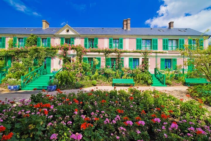 Giverny Monet's Home & Versailles Palace Day Trip from Paris