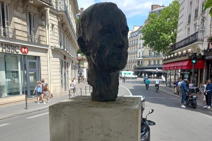 Chanson and Musical Tour in Paris