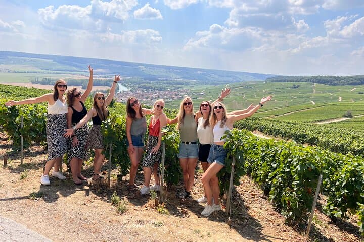 Landscapes, skies, smiles and vines