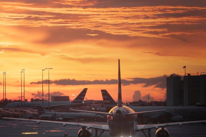 Private Taxi transfer from CDG airport to Paris