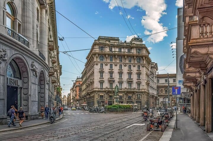 Private Transfer From Nice to Milan With a 2 Hour Stop in Genoa