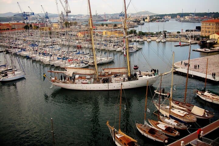Private Direct Transfer From Lyon to Toulon
