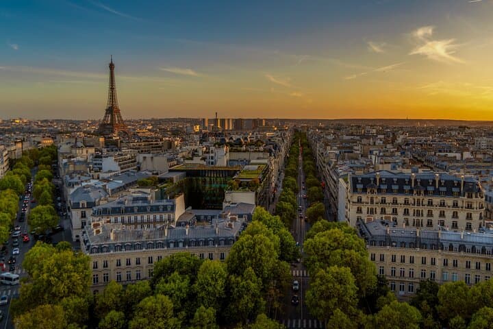 Private Paris Walking Tour with Tour Guide