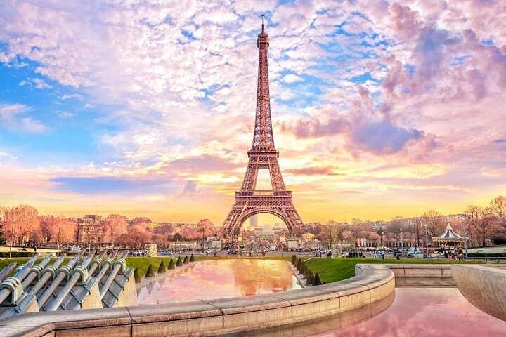 From Le Havre: Private Paris Guided Excursion & Shared Transfer