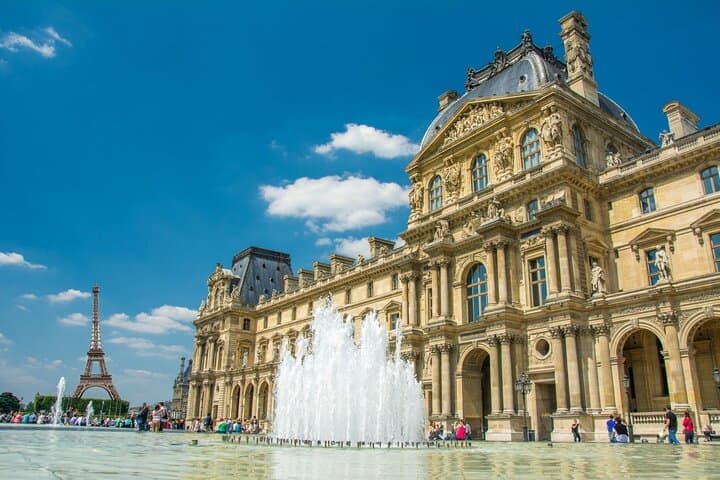 From Le Havre: Private Paris Guided Excursion & Shared Transfer