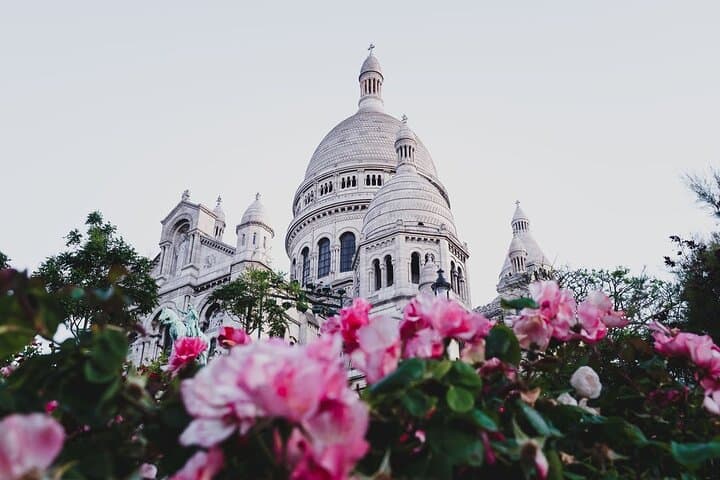Paris: Montmartre & Sacré Coeur Private Walking Tour