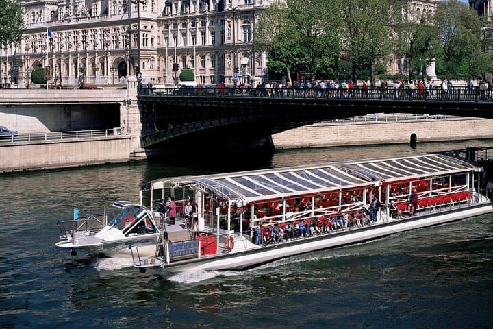 Private tour in Paris with CDG Transfer