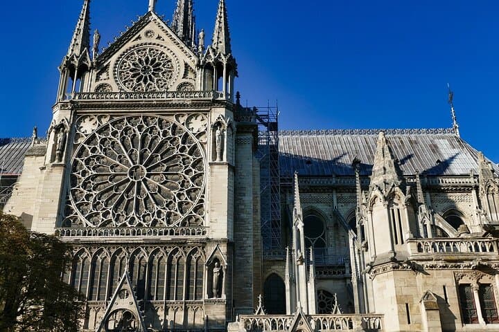 Epic Tales of the Medieval Paris Private Walking Tour