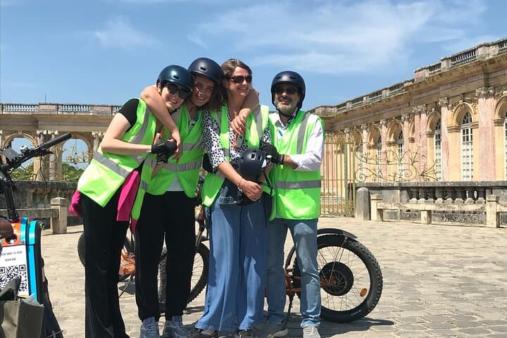 In front of the Grand Trianon in E.trott #etrott
In front of the Grand Trianon in E.trott #etrott