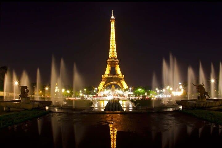 Paris by Night Sightseeing Private Tour with Seine River Cruise