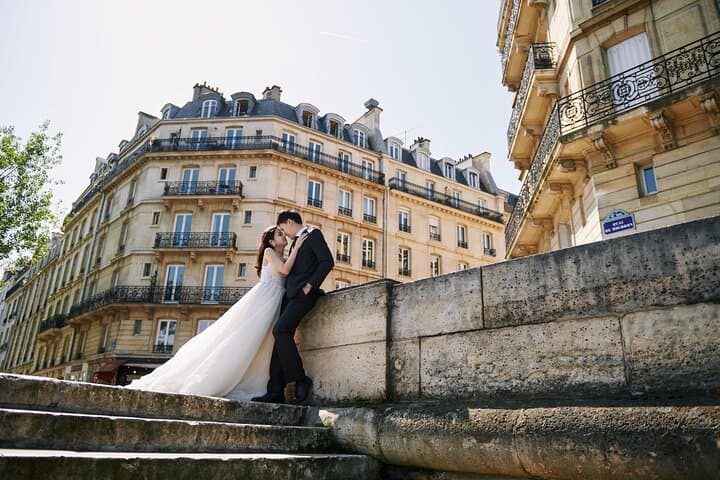 Paris Photo Tour with Professional Local Photographer