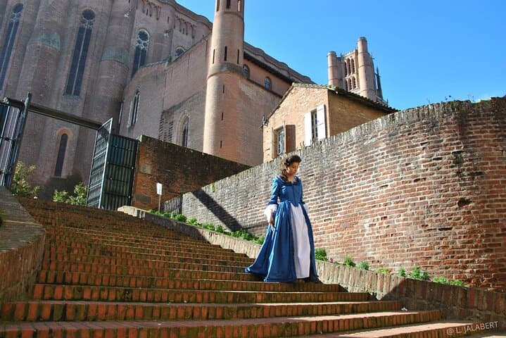 Visit of Albi in the Age of Enlightenment guided by Mme de Lapérouse