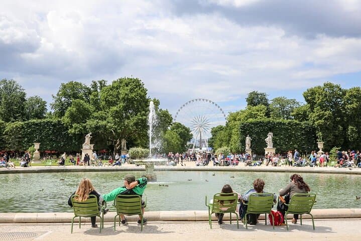 Private Paris City Tour and shopping in La Vallée Village