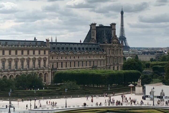 Guided tour of the Louvre Museum with tickets included