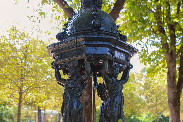 Paris Revolutionary Walking Tour: Iconic French Sights & Stories