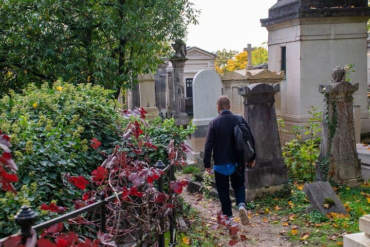 Père Lachaise Cemetery Tour: A Stroll Through Immortal History