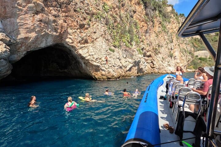 Boat tour guided from Nice to Monaco with snorkeling