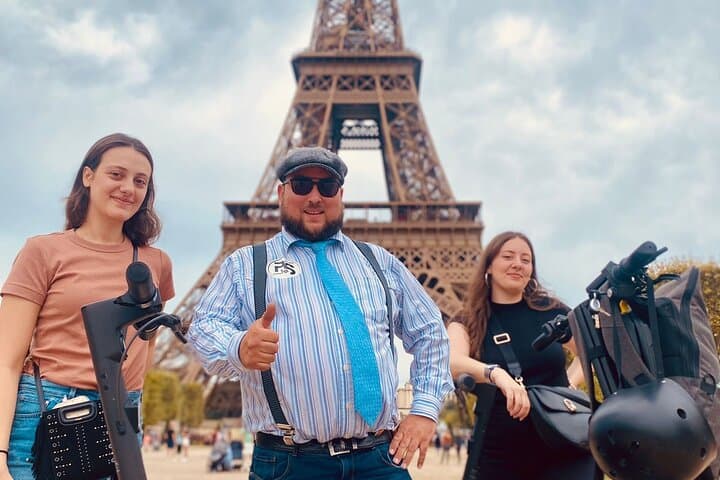 Electric Scooter Guided Tour of Paris