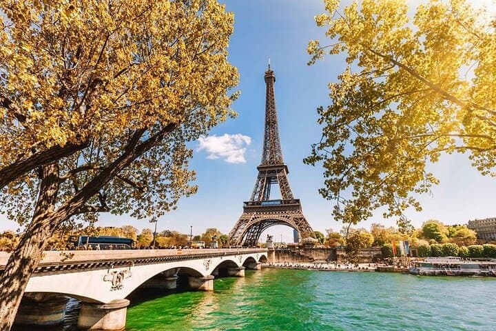 Private Transfer Paris Return or Return Charles de Gaulle Airport