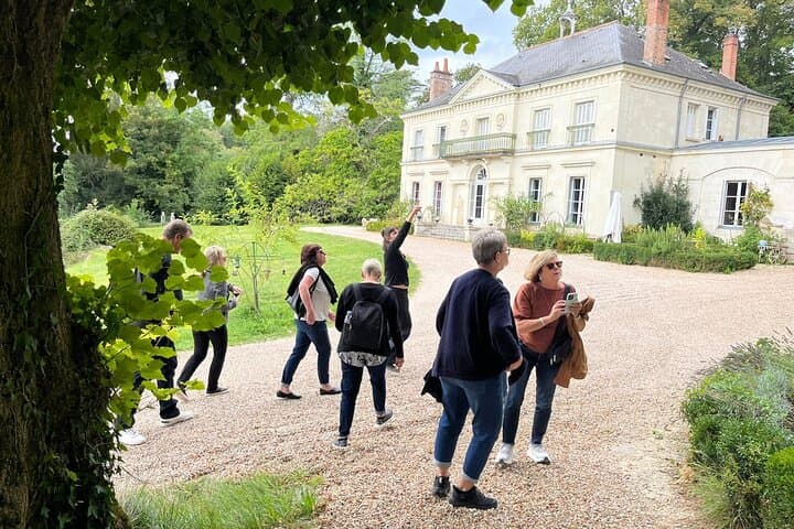 Loire Private Wine Day from Paris: Castle, 6 Tastings & Lunch