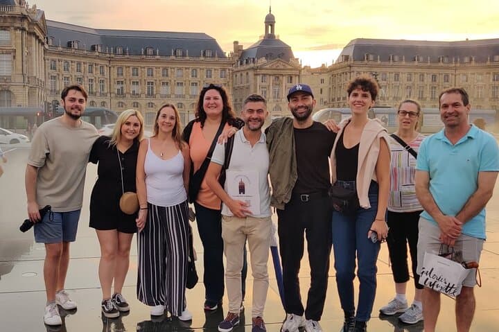 Exclusive ! Discover Vibrant Bordeaux at Night :Night Tour!