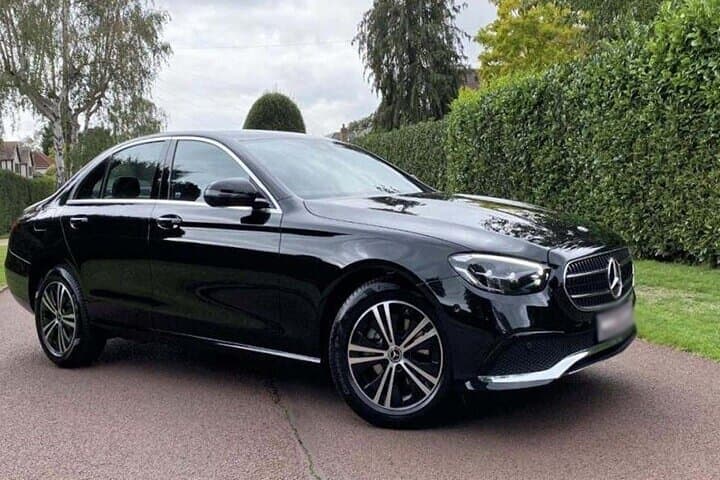 Arrival Private Transfer Paris Airport CDG to Paris by Sedan