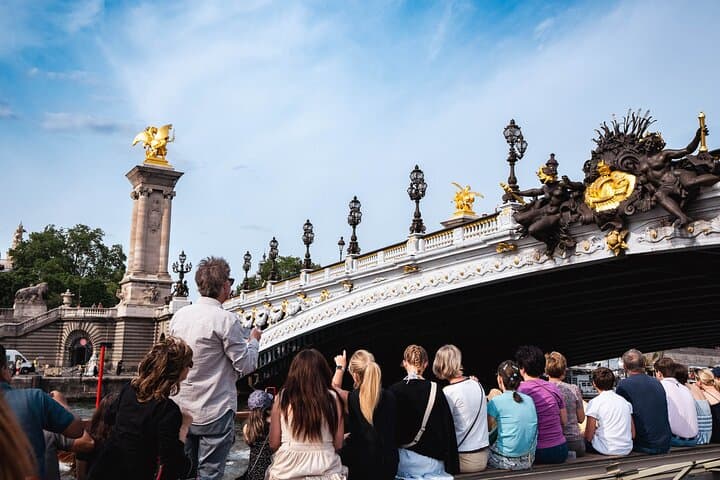 Paris Boat Tour with audioguide