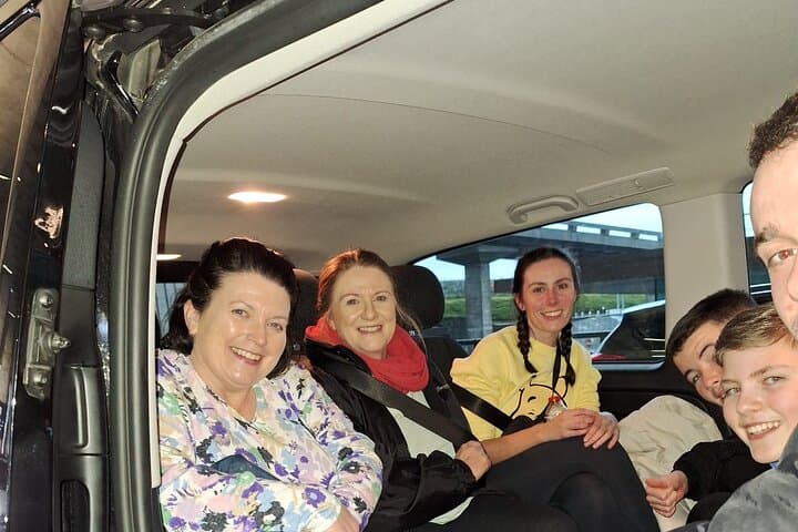 Private Transfer from Charles De Gaulle Airport to Disneyland