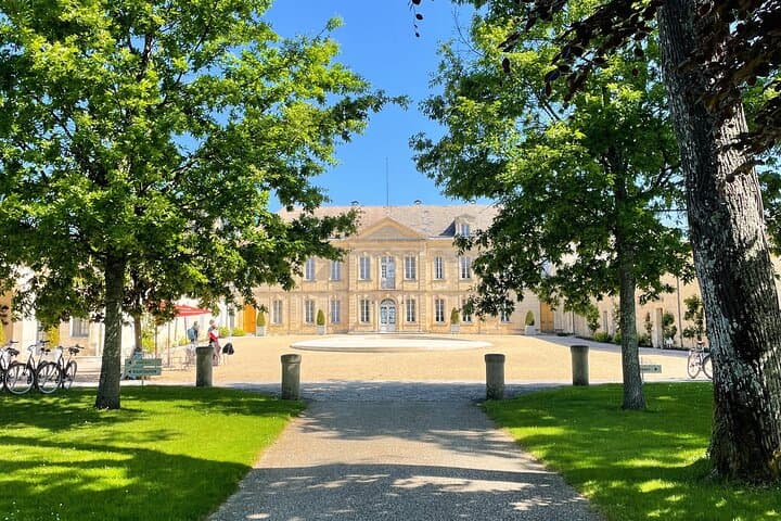 Full day Bordeaux Historic Gourmet Walking and Médoc Tour